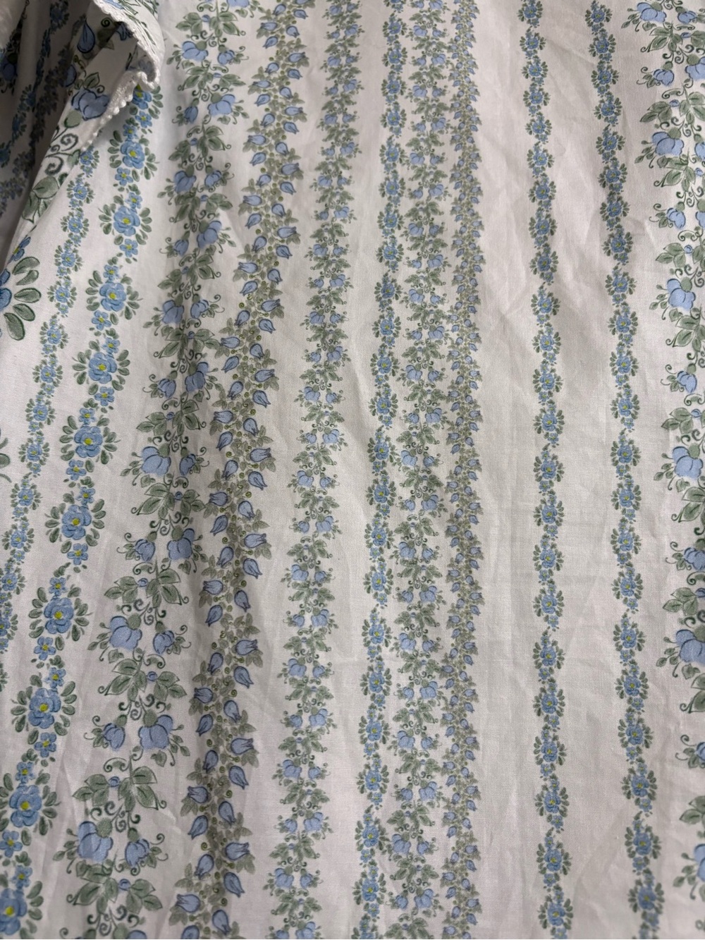Entro White Floral Ruffle Neck Blouse with Blue and Green Floral Print Women - Picture 7 of 7